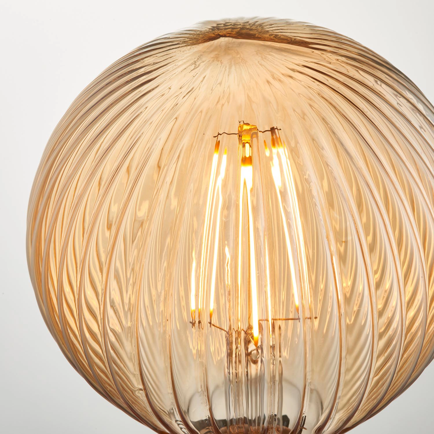 4W LED E27 ribbed amber glass anti glare globe bulb with 400LM